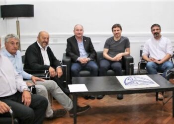 Encuentro del ministro provincial de Producción con intendentes de municipios costeros