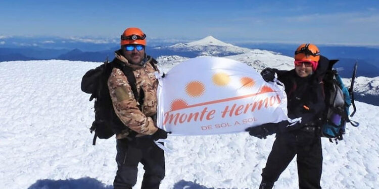 Monte Hermoso en la cumbre del Lanin