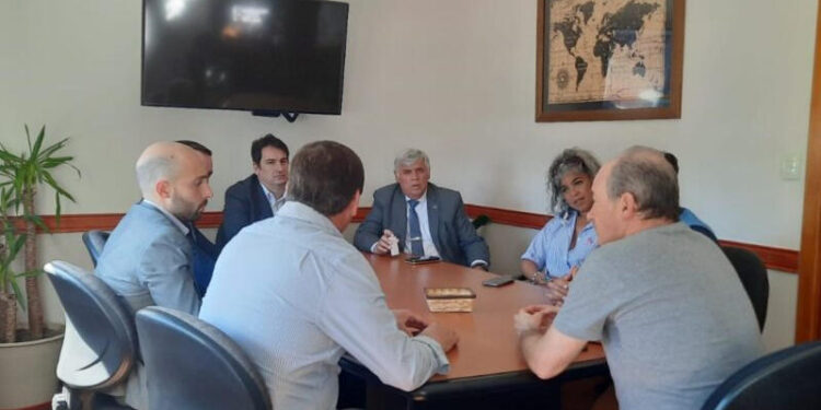 Reunión con funcionarios del Banco Nación en Monte Hermoso