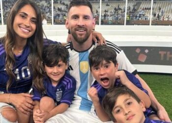 Lionel Messi junto a su familia