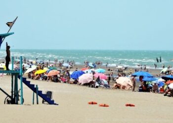 Playa de Monte Hermoso puesto de guardavidas