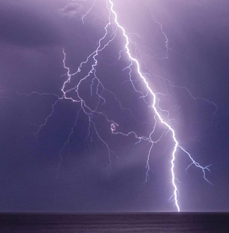 Tormenta sobre el mar en Monte Hermoso Rubén Kravetz