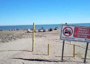 Prohibición de autos en la playa