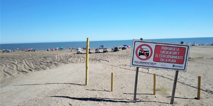 Prohibición de autos en la playa