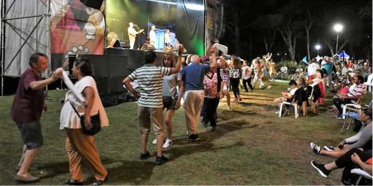 Baile en el Festival de Tango y Folclore