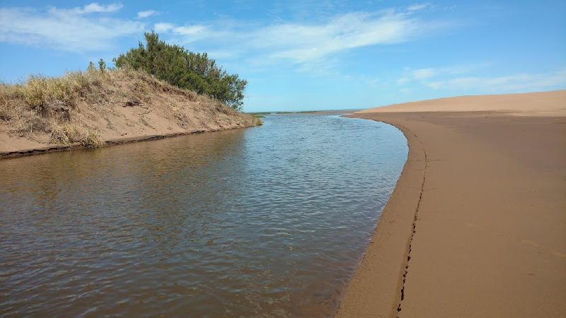 Desembocadura del rio Sauce Grande a 17 km de Monte Hermoso