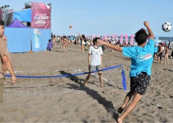 Futbol-Tenis en el Parador ReCreo