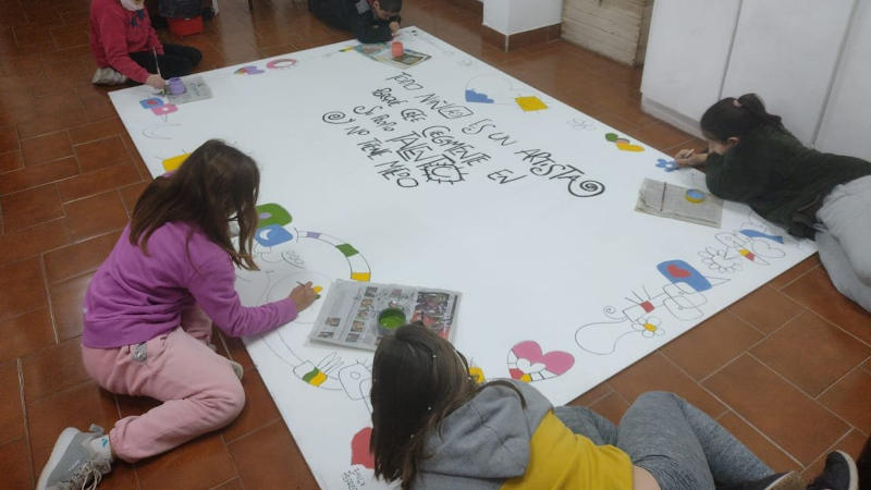 Taller de pintura en Coronel Dorrego