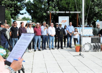 Acto en Monte Hermoso por el dia de veteranos y caidos en malvinas
