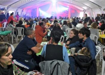 Locales bailables, confiterías y bares de la provincia deben proveer agua libre y gratuita