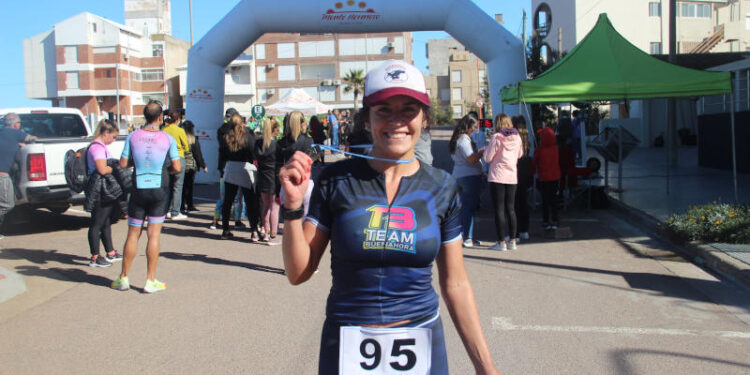 Con más de 60 participantes se completó una nueva edición del Triatlón Monte Hermoso