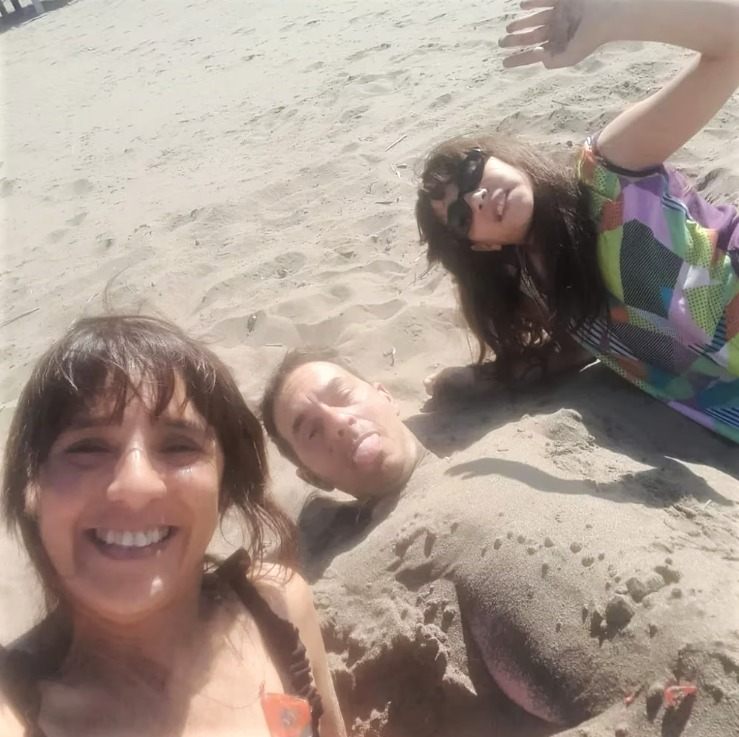 Carla, Cristian y Natasha en la playa