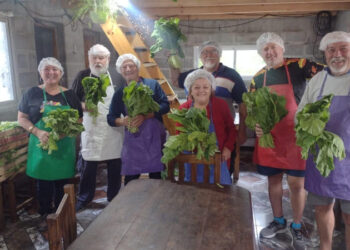Vecinos de Sauce Grande venta de empanadas
