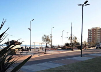 Costanera de Monte Hermoso vista a la playa