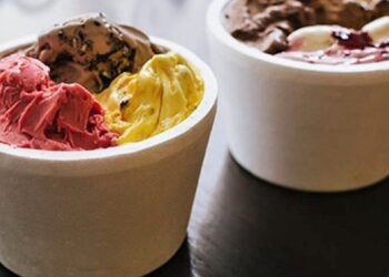 Helado en recipiente de telgopor