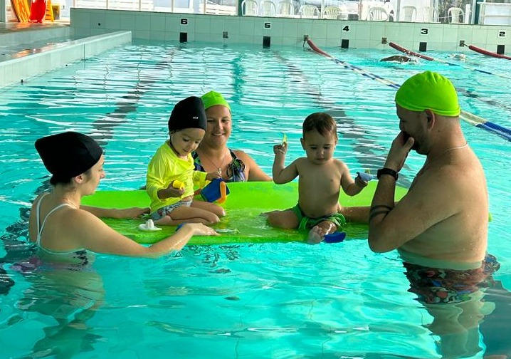 Natación en familia