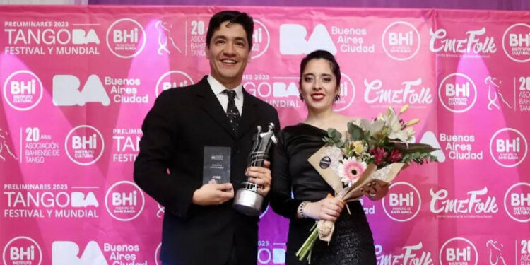 Pareja bahiense a las semifinales del mundial de tango