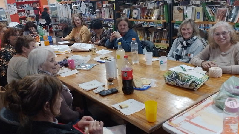 Taller de crochet en la biblioteca