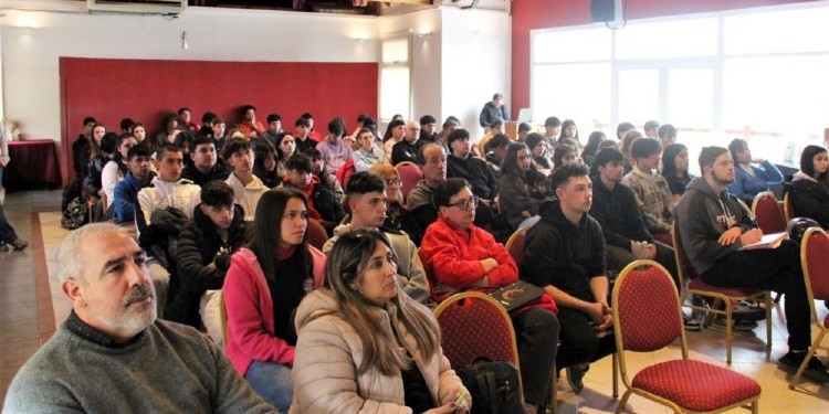 Charla sobre energías renovables