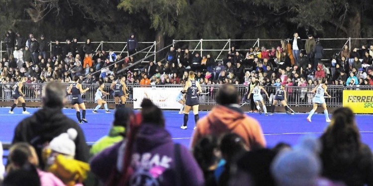 Las Leonas y las Leoncitas en Monte Hermoso