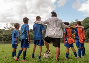 Entrenador de equipo de jóvenes
