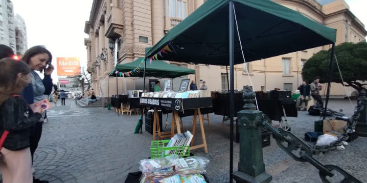 Feria de música y libros en Bahía Blanca