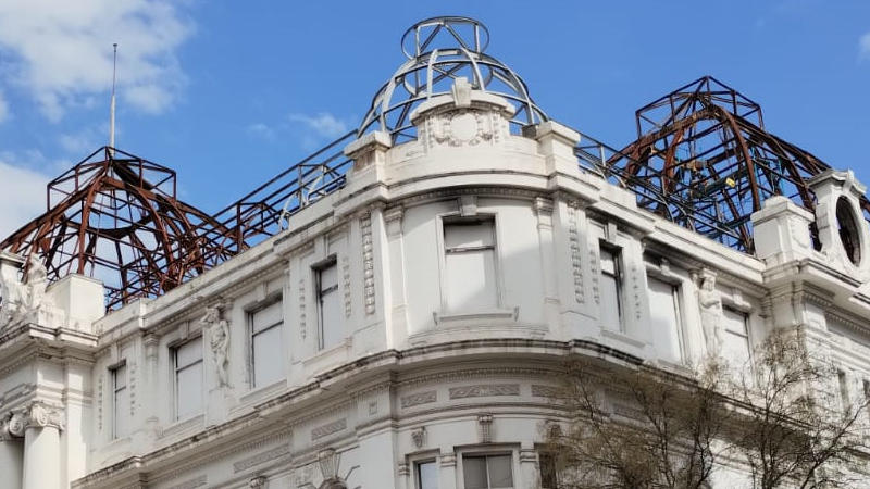 Reparación de la cúpula del Banco Nación en Bahía Blanca