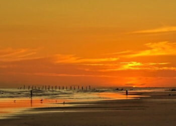 Atardecer en la playa en Monte Hermoso