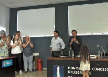 Emotiva despedida a David Quintana en la última sesión ordinaria del Concejo Deliberante tras 20 años de gestión