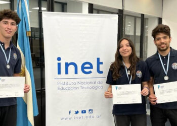 Estudiantes de la escuela técnica premiados