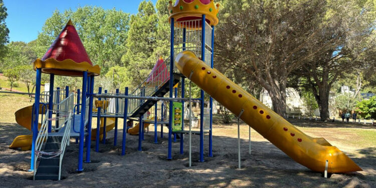 La Plaza San Martín y la Plaza del Calvario en Sauce Grande cuentan con renovado espacio de juegos