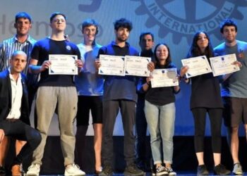 El Rotary Club reeditó la tradicional ceremonia de reconocimiento a egresados destacados durante 2023