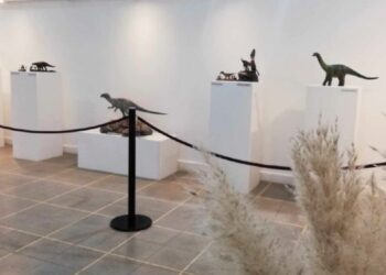 Muestra con réplicas concebidas por Hernán Moisés