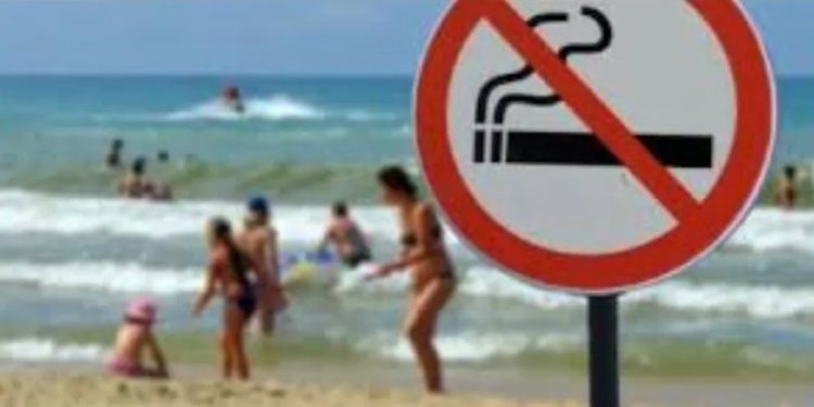 En Mar del Plata ya está en vigencia la ordenanza que prohíbe fumar en la playa