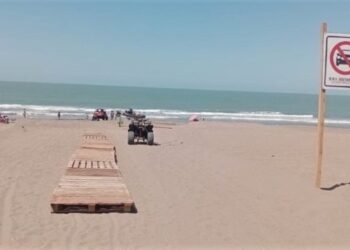 Vehículos en la playa