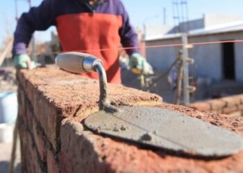 La empresa que construye viviendas en Coronel Dorrego está en búsqueda de personal
