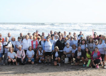 Caminata saudable adultos en Monte Hermoso