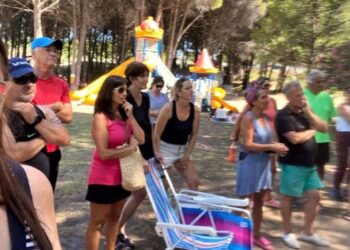 Reunión de Silvia Manzo con vecinos de Sauce Grande