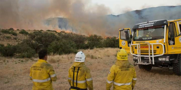 Bomberos voluntarios de Monte Hermoso campaña de socios