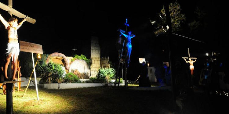 Via Crucis viviente Monte Hermoso