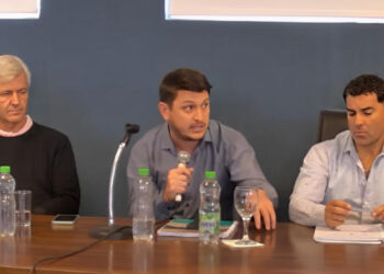 Charla de funcionarios locales sobre dengue y rechazo a una medida del gobierno nacional en el Concejo Deliberante