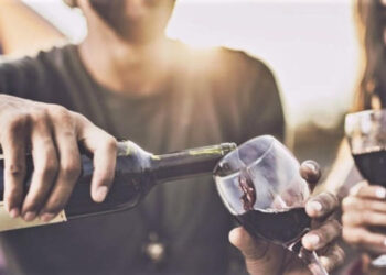 Con sabores añadidos, en caja, sin alcohol. Innovaciones y cambios en el mundo del vino estimulan la polémica