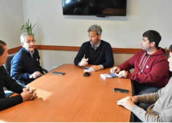 El coordinar regional de la Defensoría del Pueblo provincial en Monte Hermoso. Encuentros con el intendente y concejales