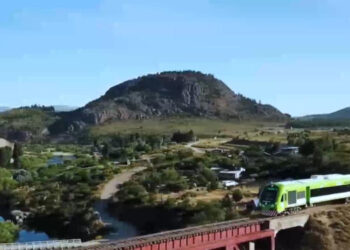 Este viernes vuelve a funcionar el Tren Patagónico que conecta el mar de San Antonio Oeste con la cordillera en Bariloche