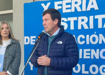Chalde inaugura la feria distrital de ciencias de Coronel Dorrego