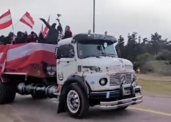 La comunidad de Monte Hermoso recibió con cariño y festejó el reciente triunfo del hockey femenino del Atlético