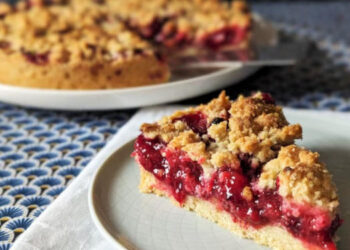 Meter las manos en la masa para darse un gustito con una tarta de masa quebrada de fácil preparación