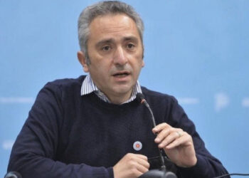 El ministro Larroque anunció aumentos en la inversión alimentaria escolar y de las prestaciones sociales en la provincia