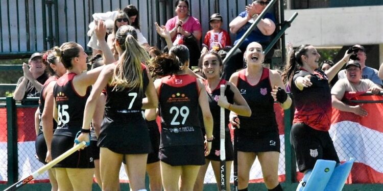 Con otro triunfo, invicto, y en el quinto lugar, el hockey de Monte Hermoso cerró una gran actuación en el Súper 8  «Estamos muy orgullosos», dijo Alejandro Dichiara tras la jornada final