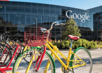 Crónica de pequeñas cosas. La vida privada bajo fuego